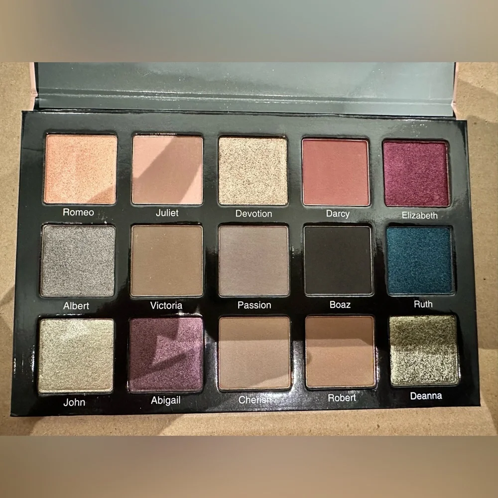 Sydney Grace Enduring Love Palette BNIB